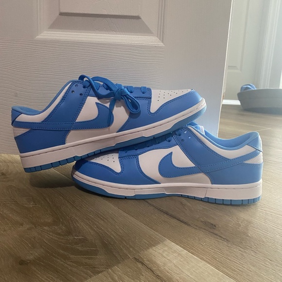 Nike Dunk Low UNC Blue Size 10 - Picture 2 of 7